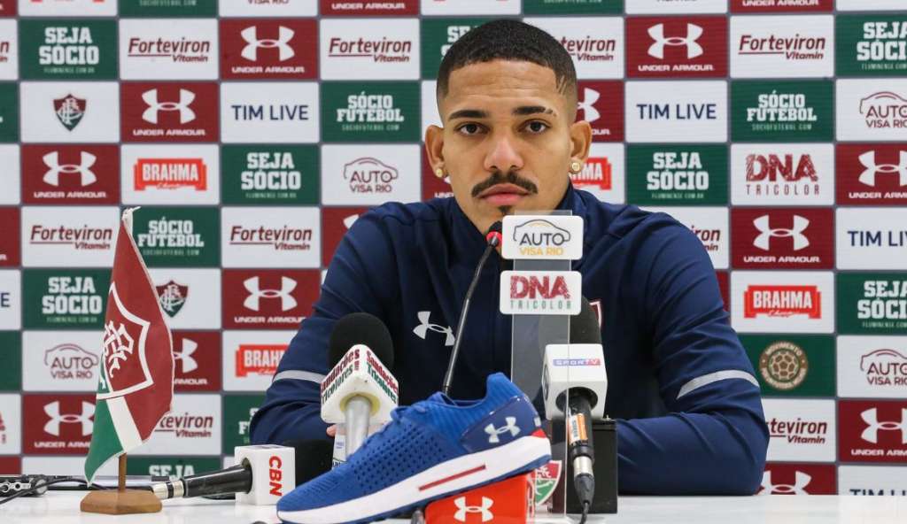 O lateral Gilberto espera uma partida complicada para o Fluminense contra o Cruzeiro