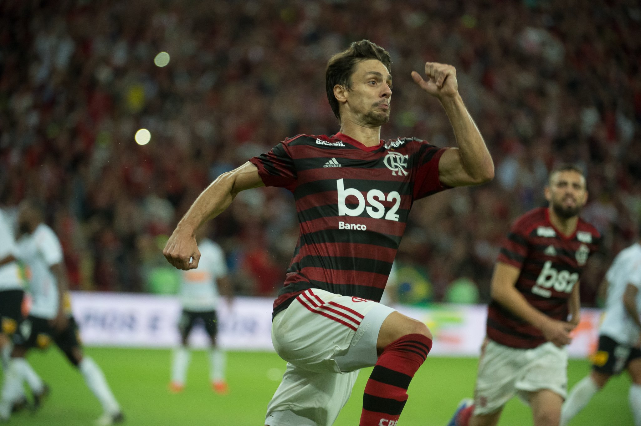 Flamengo 1 x 0 Corinthians – Rodrigo Caio coloca o Mengão nas quartas