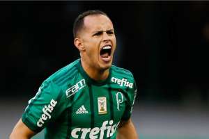 Fora dos planos, meia venezuelano tem futuro indefinido no Palmeiras