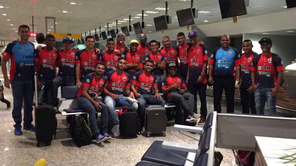 A diretoria do Fast entende que a viagem de ônibus, de quase 800km iria desgastar menos o seu elenco