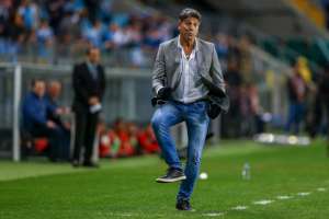 Sem Cortez, Renato Gaúcho cogita improvisação na lateral do Grêmio