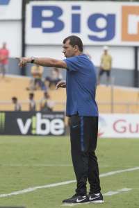 Jadson e Sornoza demonstram evolução e entrosamento no meio-campo do Corinthians