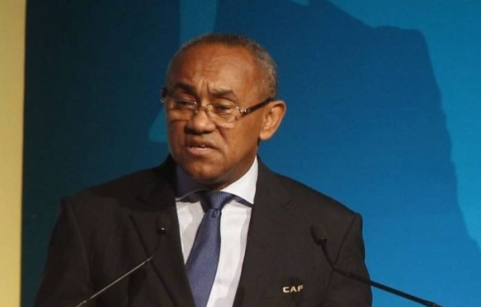 Presidente da Confederação Africana é interrogado por autoridades francesas