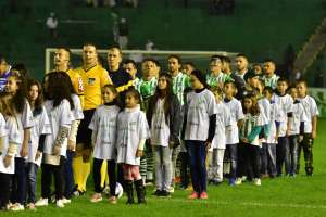 Série C: Marquinhos tem dúvida entre atacante e volante para vaga no Juventude