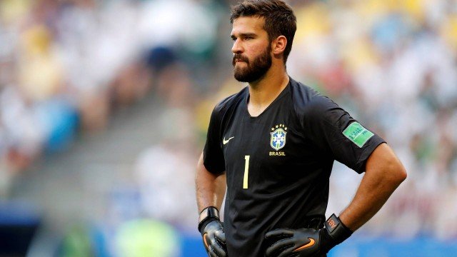 Inspirado em Alisson, goleiro dedica vitória na Série B do Italiano para o  camisa 1 da Seleção - Lance!