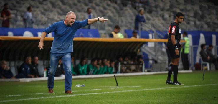 Mano Menezes relacionou o time do Cruzeiro