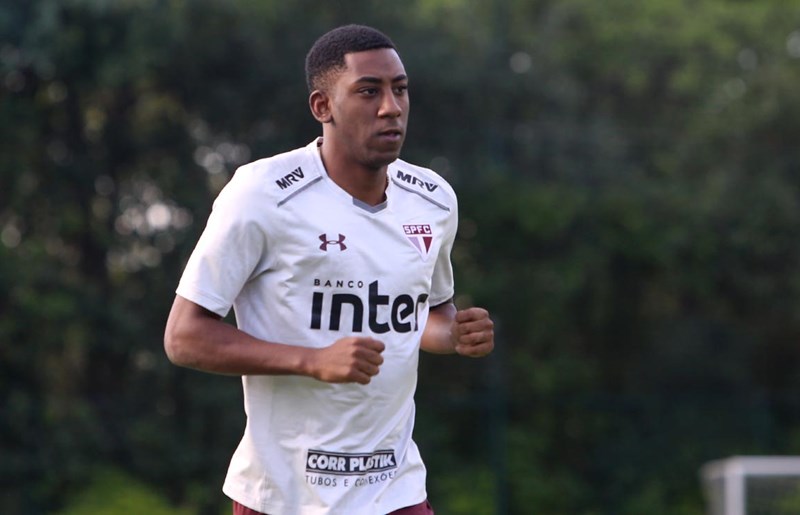 Contraprova de Carneiro testa positivo e São Paulo suspende contrato do jogador