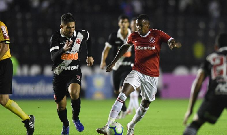 Vasco derrota o Internacional - Ricardo Duarte