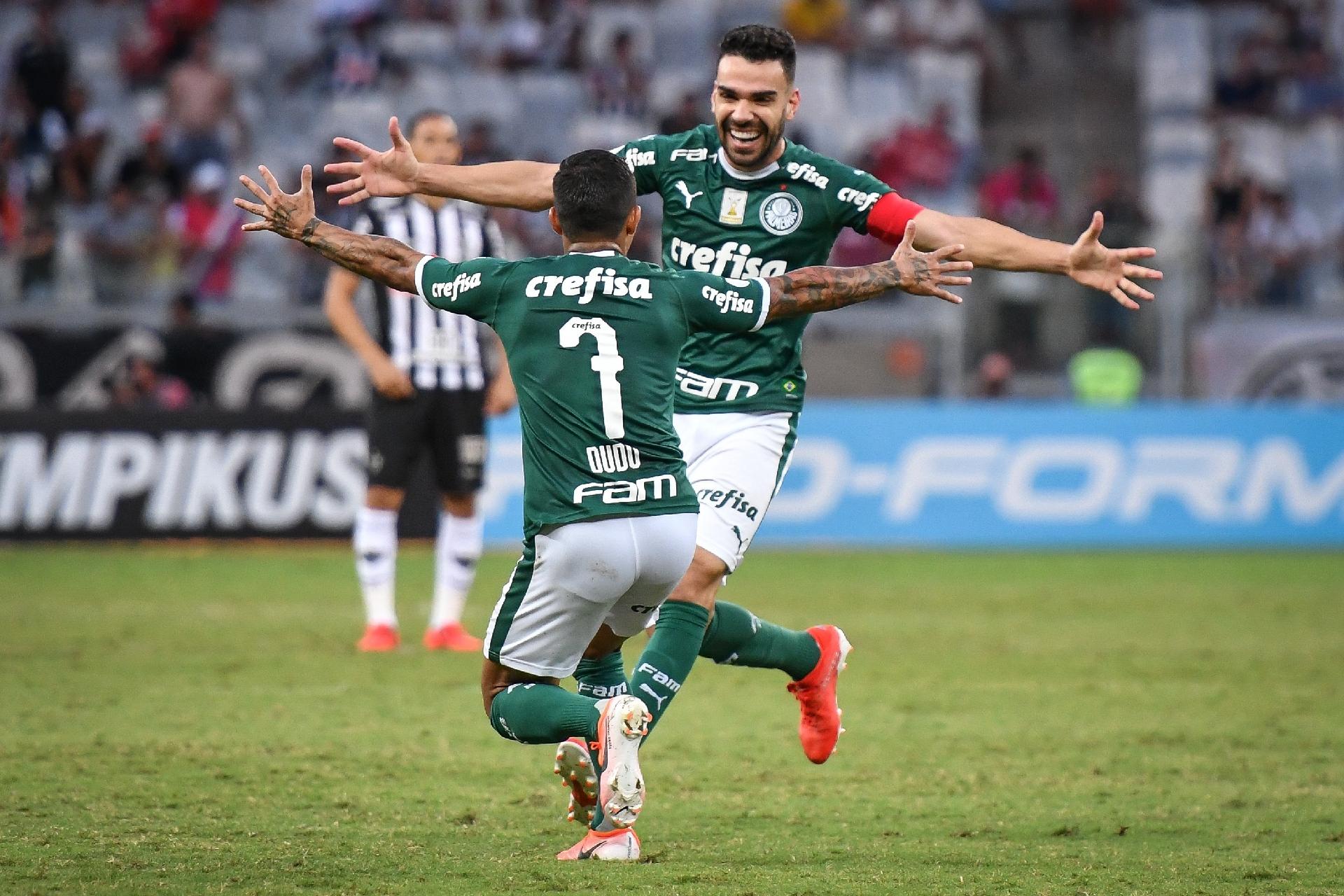 Buscando meta de Felipão, Palmeiras enfrenta Athletico-PR em casa