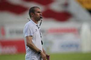 Santa Cruz x Confiança - Coral joga no Arruda por terceira vitória seguida na Série C