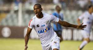 Na mira da Chapecoense, atacante do Santos vai para o futebol mexicano