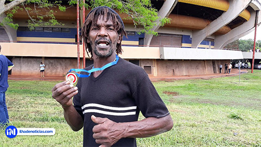 O sempre irreverente Sidnei Risadinha em foto recente