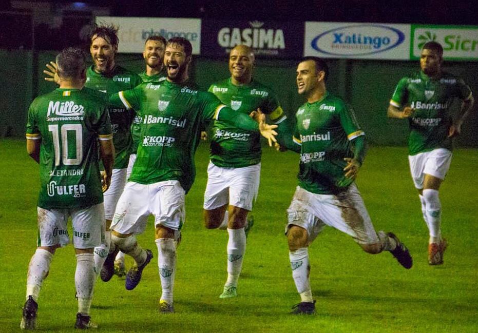 Avenida-RS 1 x 0 Maringá-PR – Com dose de emoção, Periquito elimina Tricolor