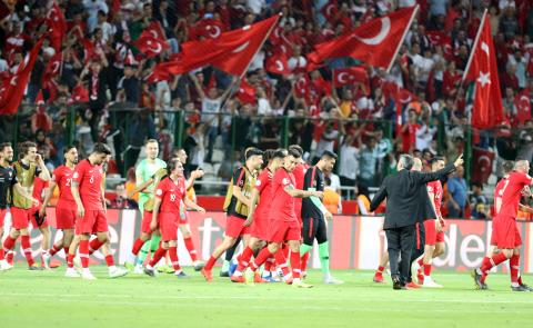 Eliminatórias Euro: Turquia aponta tratamento ‘inaceitável’ em chegada à Islândia