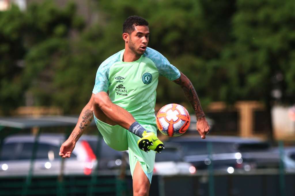 Sem espaço na Chapecoense, Renato entra na mira e pode voltar ao Avaí. Foto: Márcio Cunha/Chapecoense