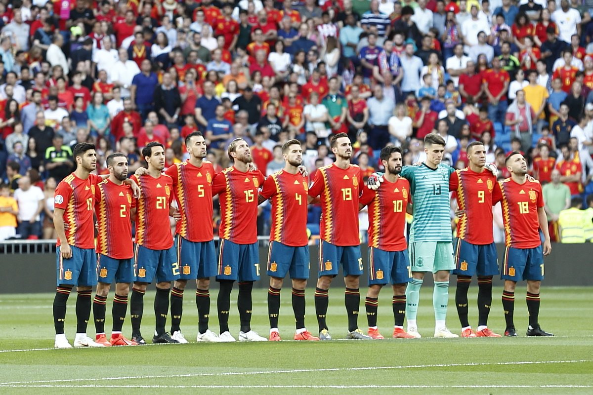 ELIMINATÓRIAS EURO: Espanha faz 3 a 0 na Suécia e dispara na ponta de grupo