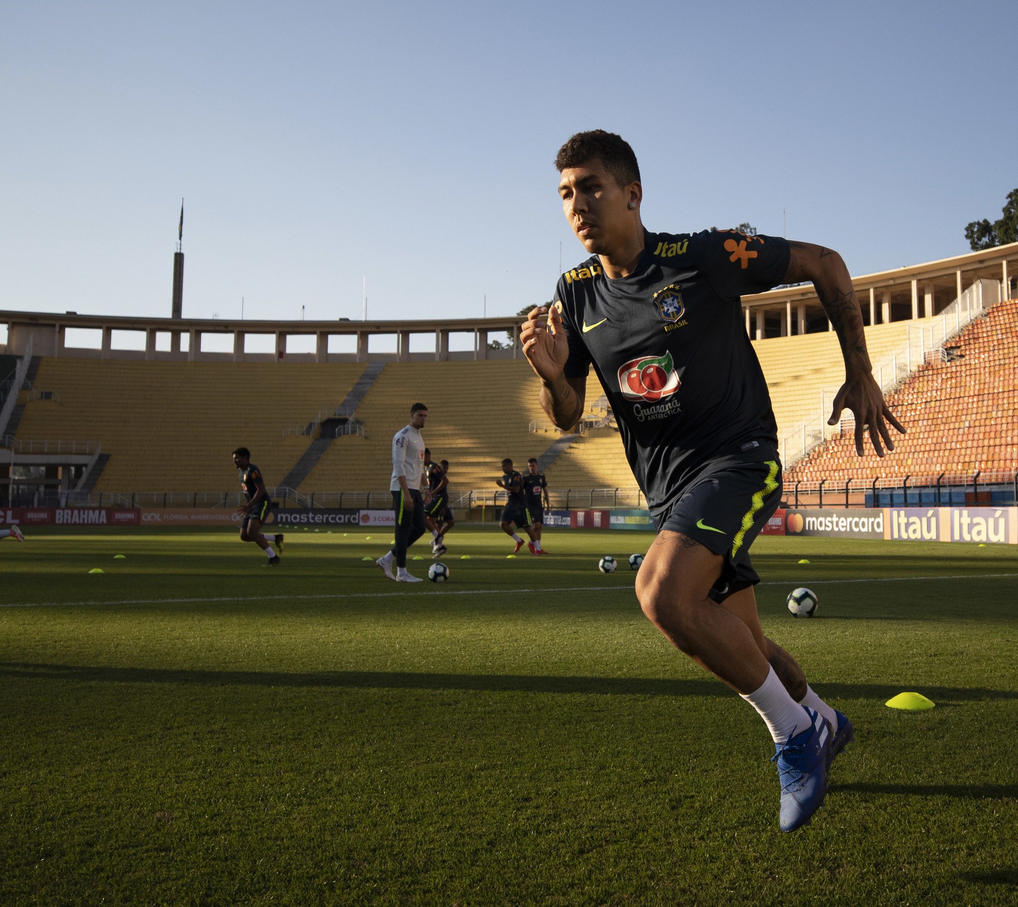 Seleção brasileira tem recepção fria em São Paulo às vésperas da Copa América