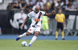 Após chegar aos 150 jogos pelo Vasco, Fellipe Bastos projeta jogo contra o Ceará