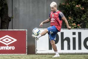 Antes de se apresentar à Venezuela, Soteldo vê Santos 'diferente' para clássico