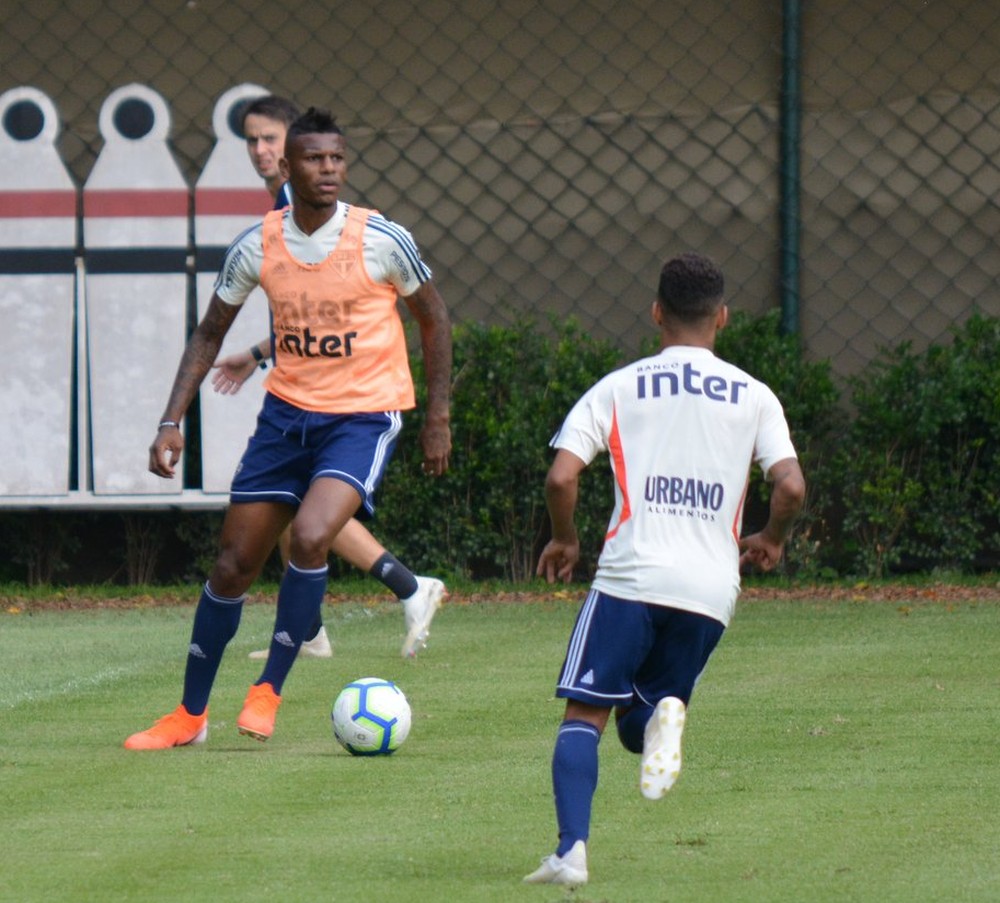 Arboleda defende médicos do São Paulo e desconversa sobre futuro