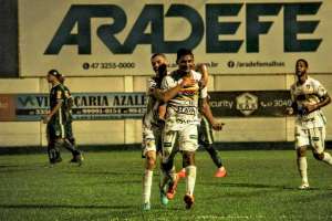 Série D: Waguinho Dias aguarda volta de atacante no Brusque para a 2ª fase