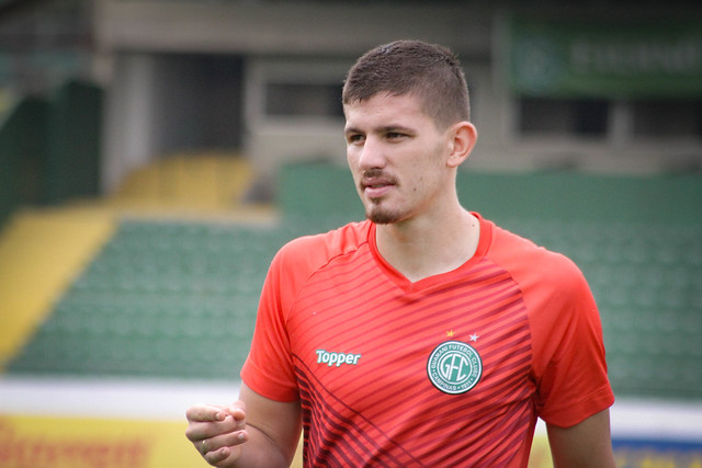 Por falta de pagamento, Guarani é acionado na Justiça por Philipe Maia, hoje no Vila Nova