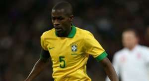 Ramires viaja a São Paulo para iniciar negociação com o Palmeiras