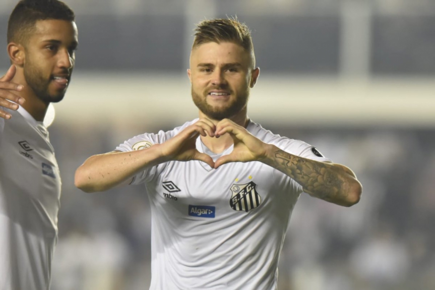 Decisivo e artilheiro, Sasha comemora evolução pessoal e do Santos