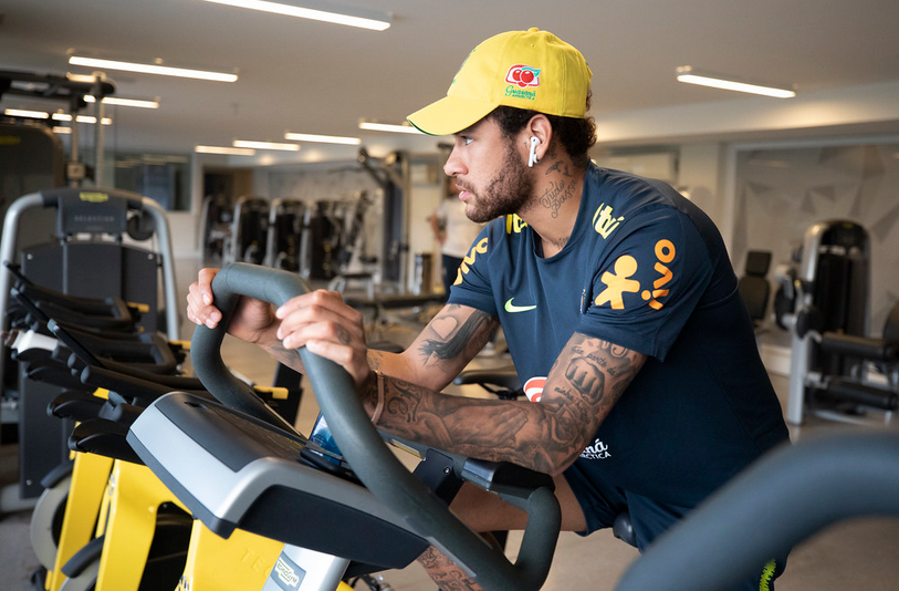 Neymar tem de mostrar provas de que não cometeu estupro, diz advogado de Najila