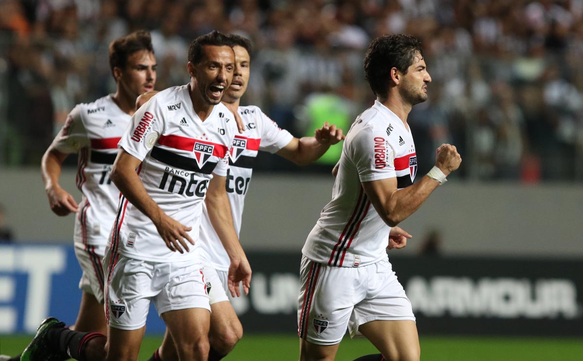 Cuca quer criar ‘família São Paulo’ durante paralisação para a Copa América