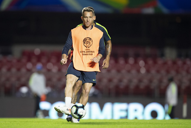 Arthur treinou, mas não vai jogar nesta sexta-feira. (Foto: Lucas Figueiredo/CBF)