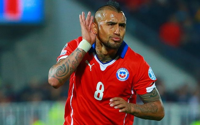 Atual bicampeão, Vidal tenta conquistar mais uma Copa América pelo Chile. (Foto: Reprodução)