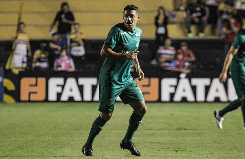 Eder Luis ainda não encantou vestindo a camisa do Bugre. (Foto: Letícia Martins/Guarani Futebol Clube)