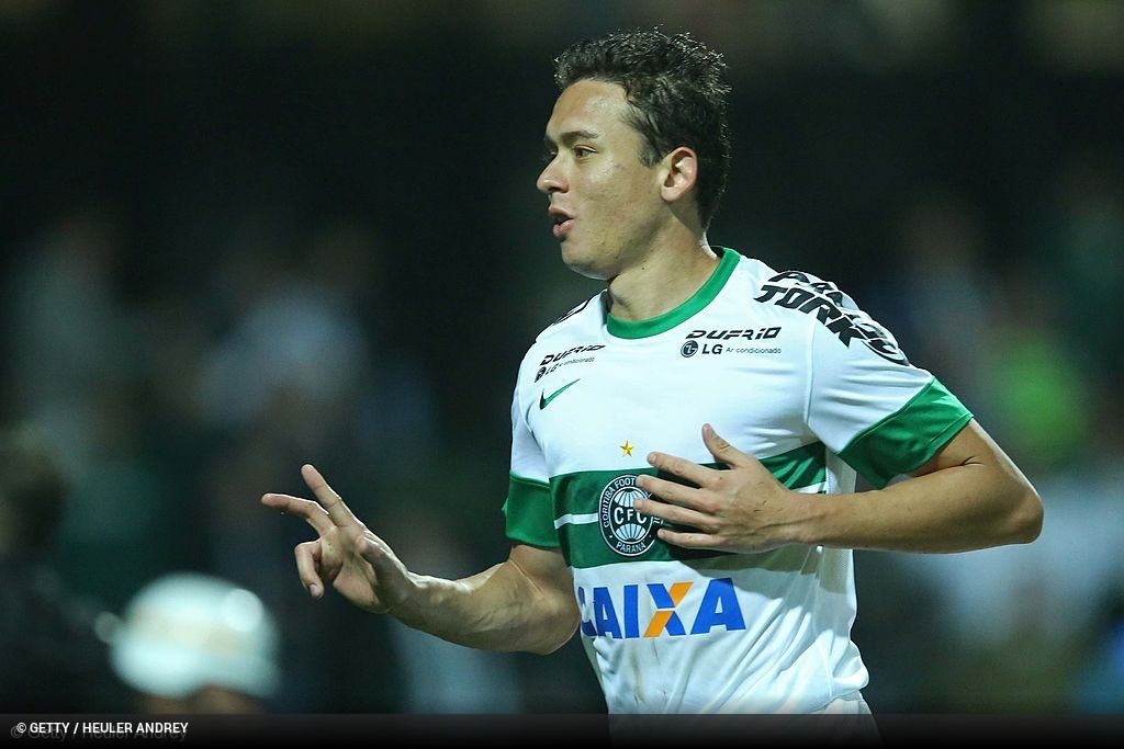 Keirrison, ex-Palmeiras e Barcelona, assina com clube do Brasileirão