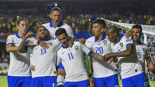 Brasil bate Bolívia na estreia da Copa América