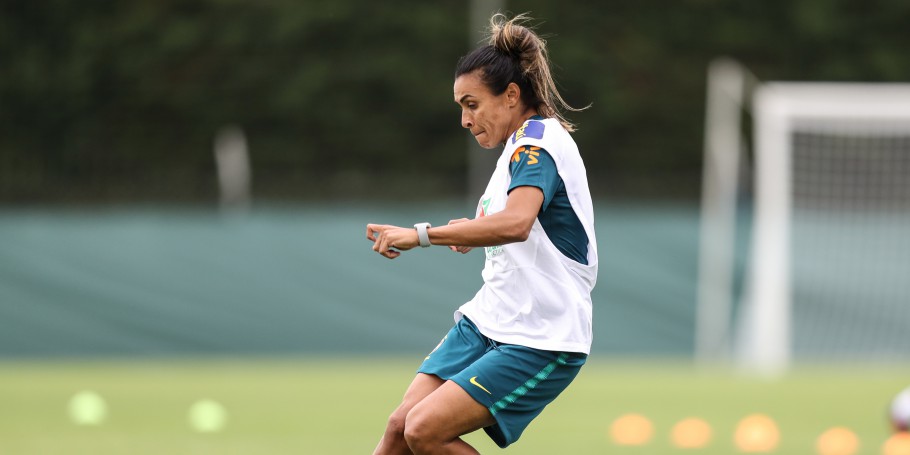 Copa do Muno Feminina: Recuperada, Marta deve enfrentar Itália e mostra fome de bola