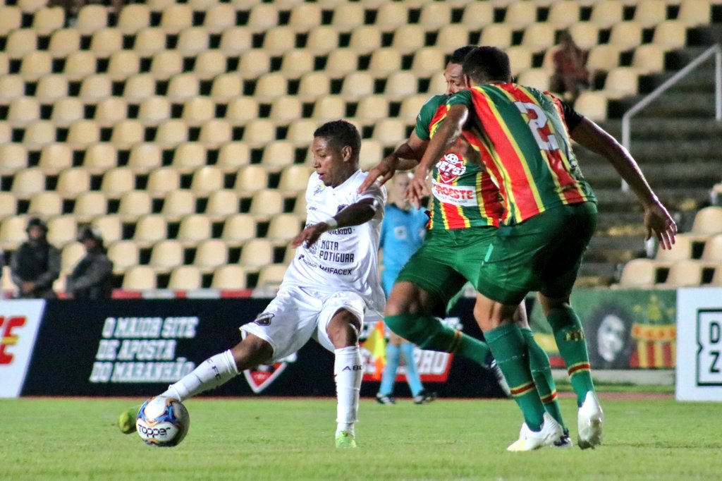 Sampaio Corrêa 1 x 0 ABC - Bolívia Querida dorme em segundo e afunda abecedistas 2 0002050395512 img