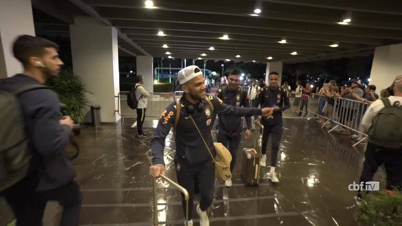 Copa América: Seleção chega à Bahia e ganha versão de música de Alceu Valença