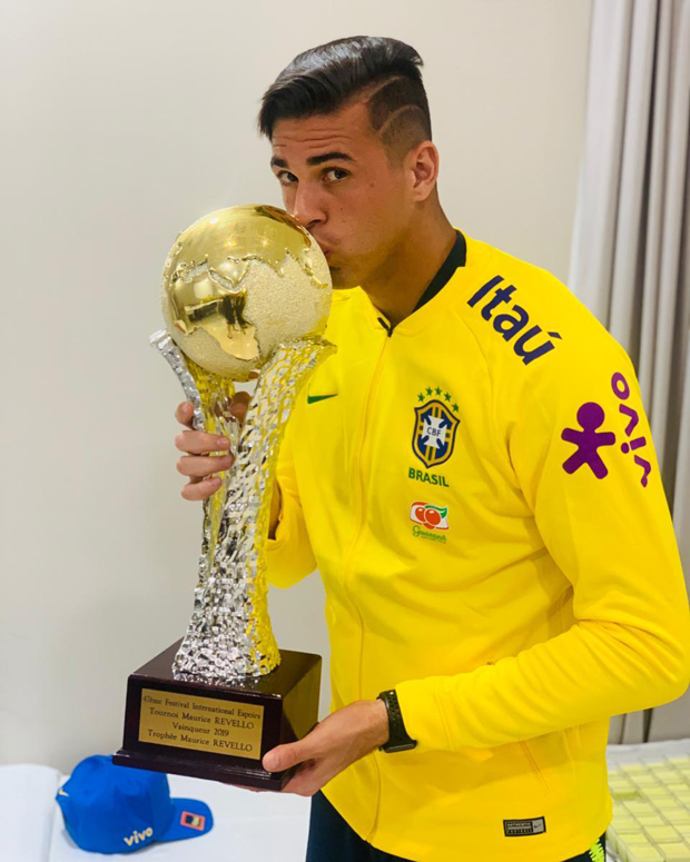 Ivan compara emoção do título com a Seleção à estreia na Ponte Preta