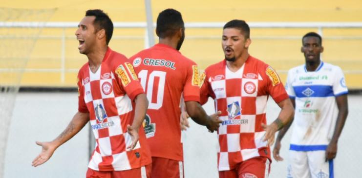 Tombense saiu na frente, mas levou virada