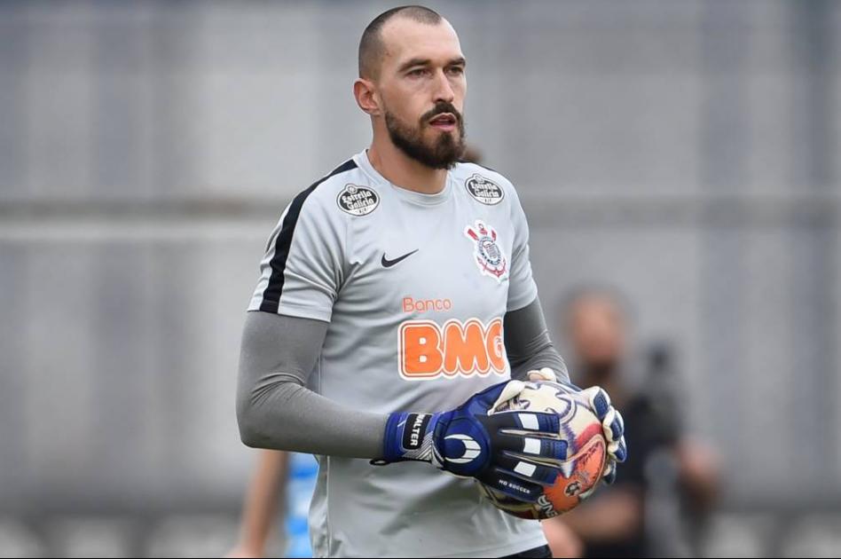 Ceará estuda proposta por goleiro Walter, do Corinthians