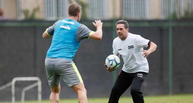 Luxemburgo comanda treino no Vasco