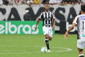 Após sondagem do Flamengo, Ceará se protege e aumenta multa de zagueiro