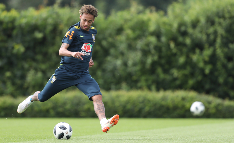 Modelo que acusa Neymar de estupro depõe pela segunda vez em São Paulo