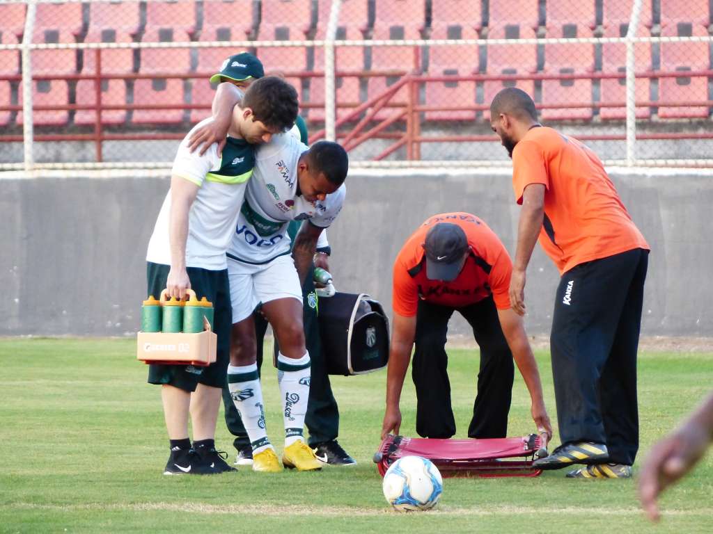 Centroavante Mariotto sofre lesão no joelho e está fora da Série D (Foto: Renan Muniz / Caldense)