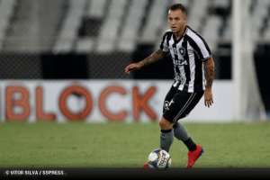 Troca-troca: Chapecoense quer devolver um meia ao Botafogo e contratar outro