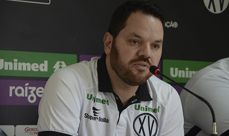 Tarcísio Pugliese, técnico do XV de Piracicaba