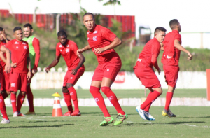 Santa Cruz x Náutico - Alvirrubro pode ultrapassar Tricolor, mas gramado preocupa