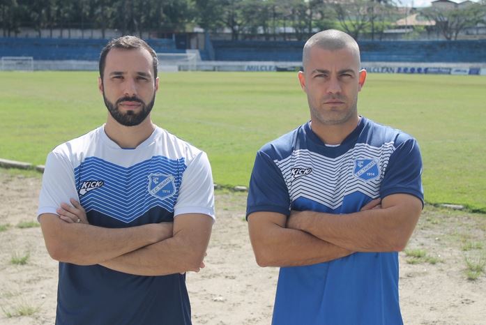 Branquinho (e) e Velicka (d)