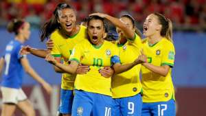Copa Feminina: Após atingir marca histórica, Marta é esperança do Brasil contra a França